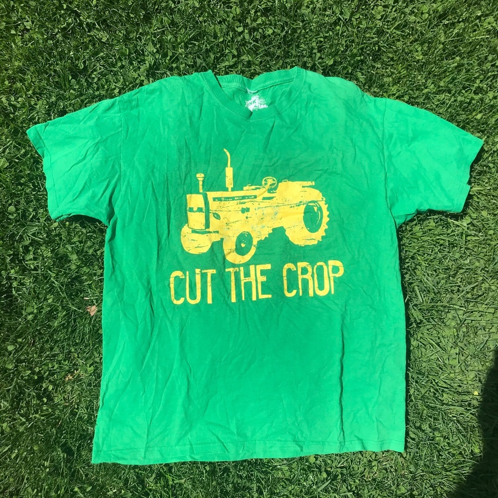 🍓Like New! Funny ‘Cut The Crop‘ John Deere Tractor Tee